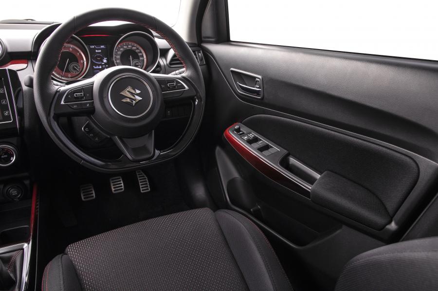 Интерьер Suzuki Swift Sport 2019 года  (ZA) (фото 30 из 32)